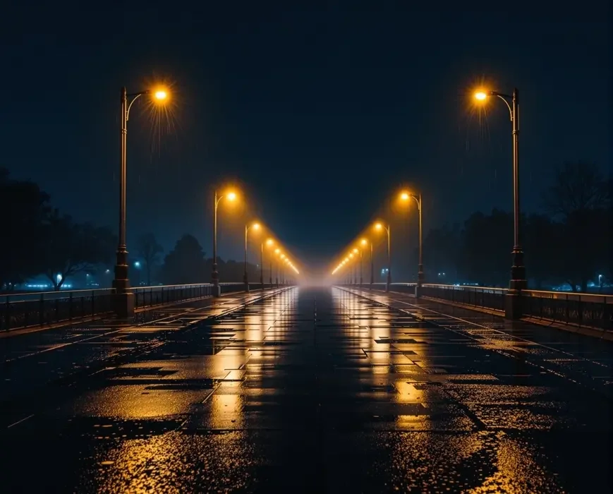 雨夜与旧城策展主题图片